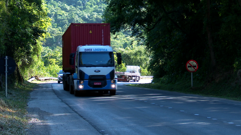 Trecho da BR-70, rodovia federal que poderá receber recursos estaduais se veto for derrubado pela Alesc – Foto: Reprodução/NDTV