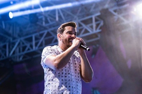 Cauan durante show da dupla – Foto: Reprodu&ccedil;&atilde;o/Instagram