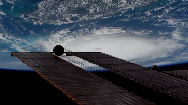 Foi um desleixo fatal. Em 1º de fevereiro de 2003, a data de pouso, os dados de temperatura mostraram um calor anormalmente alto no lado esquerdo da asa – Foto: Reprodução/ Instagram @iss