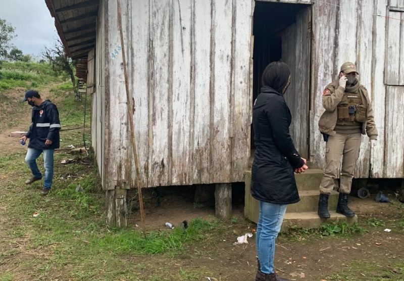 Mais nove trabalhadores foram resgatados de situa&ccedil;&atilde;o an&aacute;loga &agrave; escravid&atilde;o em Ituporanga. Na imagem, o resgate que ocorreu no fim de julho, quando um dos trabalhadores passou mal e precisou ser atendido pelo Samu – Foto: Prefeitura de Ituporanga/Divulga&ccedil;&atilde;o/ND