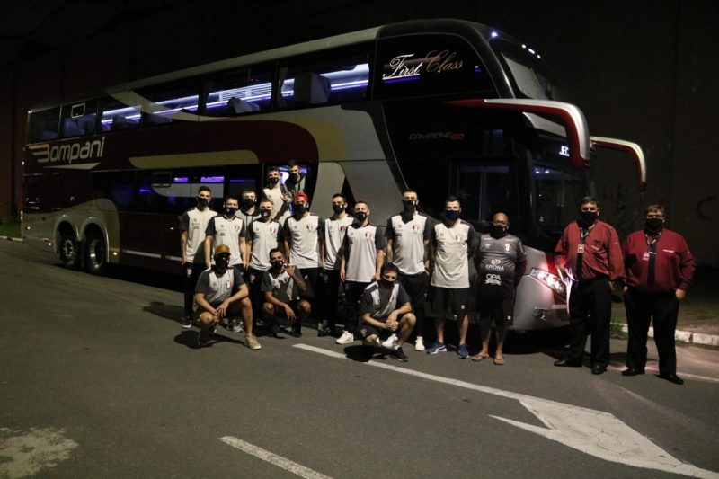 Equipe viajou na noite de domingo (30) e estreia nesta ter&ccedil;a-feira (1&ordm;) – Foto: Juliano Schmidt/JEC/Krona