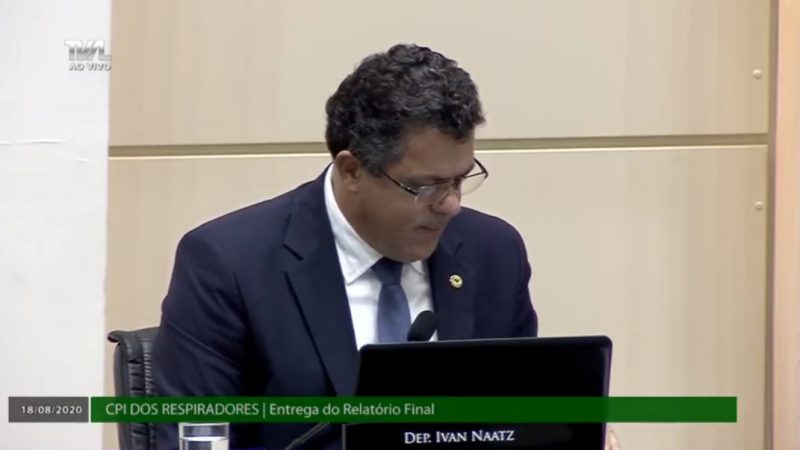 Relator, deputado estadual Ivan Naatz (PL) abriu a leitura do relat&oacute;rio final da CPI. Reprodu&ccedil;&atilde;o: TV AL/You Tube