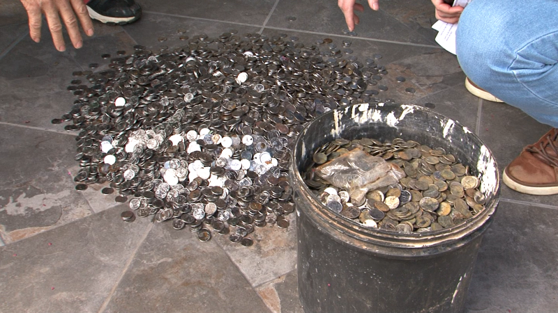 Moedas totalizam 80 quilos – Foto: NDTV/Reprodu&ccedil;&atilde;o