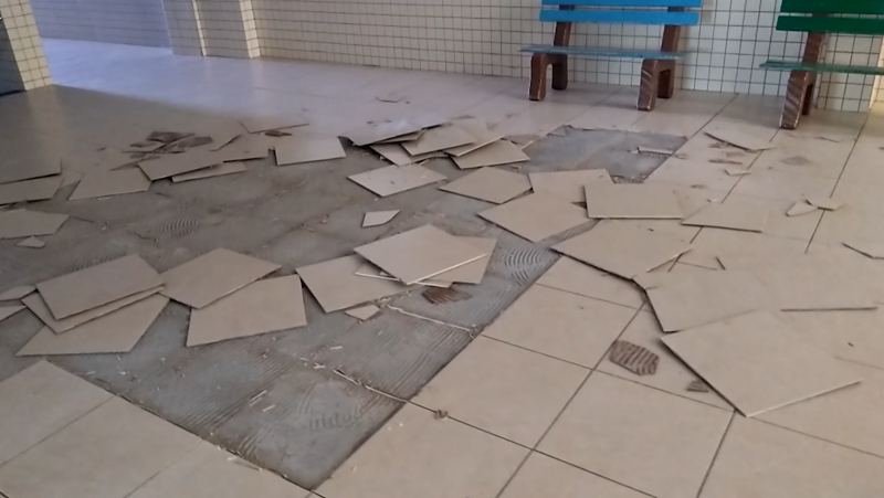 80% do piso da instituição está danificado &#8211; Foto: Reprodução/NDTV