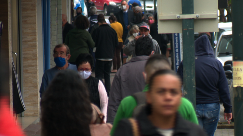 Pessoas nas ruas – Foto: Reprodução NDTV