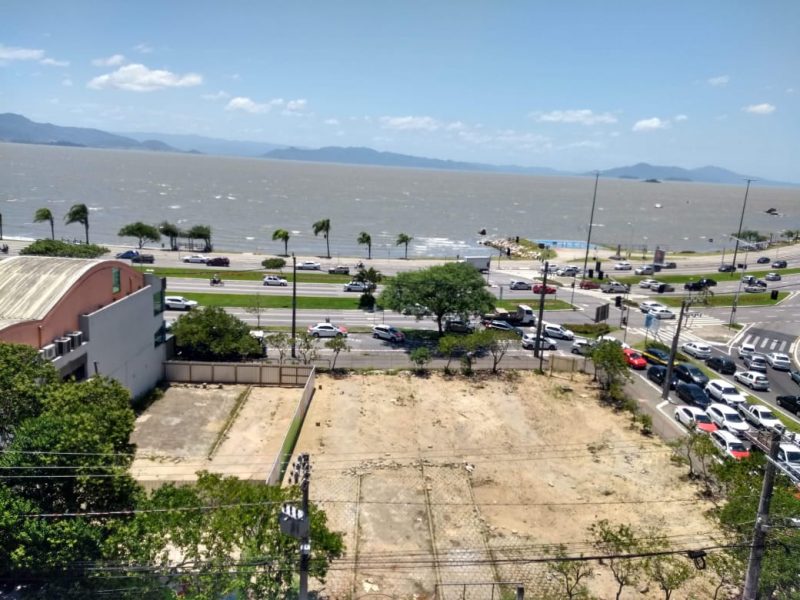 Área da Beira-Mar Norte, em Florianópolis, que seria adotada pelo empreendimento para construção de uma praça pública – Foto: Fabio Gadotti/ND