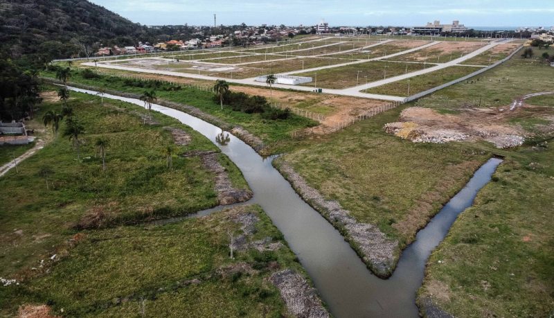 Retifica&ccedil;&atilde;o dos rios se acelerou na d&eacute;cada de 1970 na Ilha de Santa Catarina – Foto: Anderson Coelho/ND