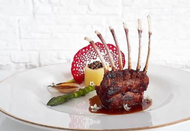 O Chef Rodrigo Barros mostrou que churrasco pode ser delicioso e ao mesmo tempo sofisticado – Foto: Reprodução/Instagram