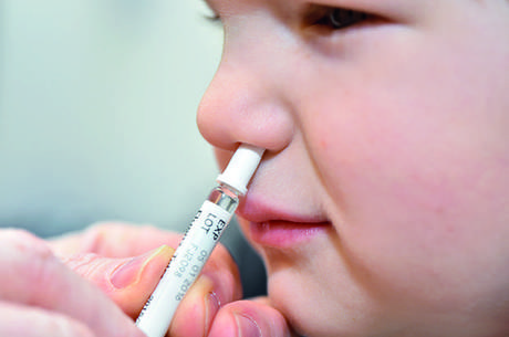Vacina aplicada via nasal reduz o risco de inflama&ccedil;&otilde;es no paciente – Foto: Reprodu&ccedil;&atilde;o/BMJ