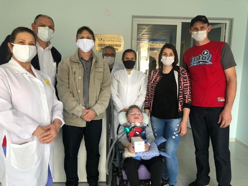 A família de Luiz Miguel recebeu o medicamento nesta semana. – Foto: Arquivo Pessoal/Facebook/ND