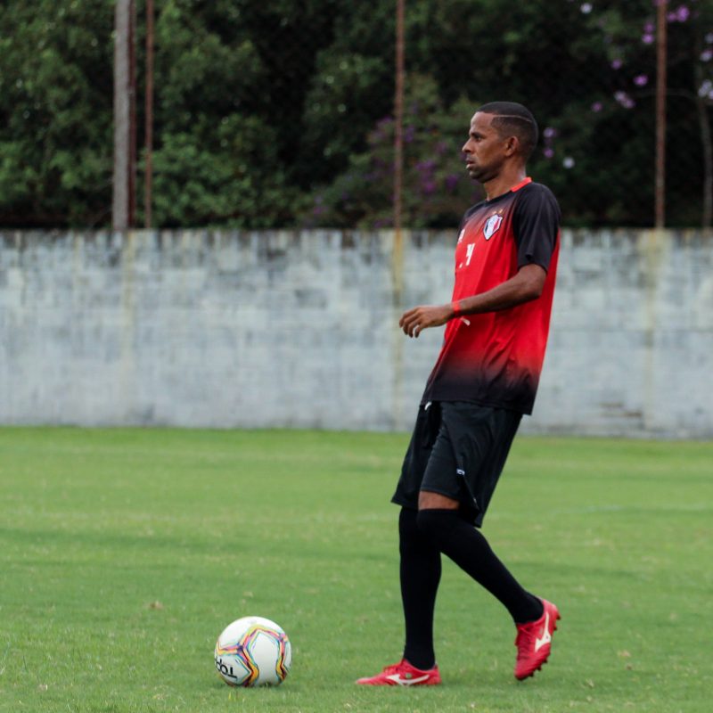 Wellington Saci tamb&eacute;m est&aacute; fora dos planos da comiss&atilde;o t&eacute;cnica e n&atilde;o disputa a s&eacute;rie D – Foto: JEC/Divulga&ccedil;&atilde;o