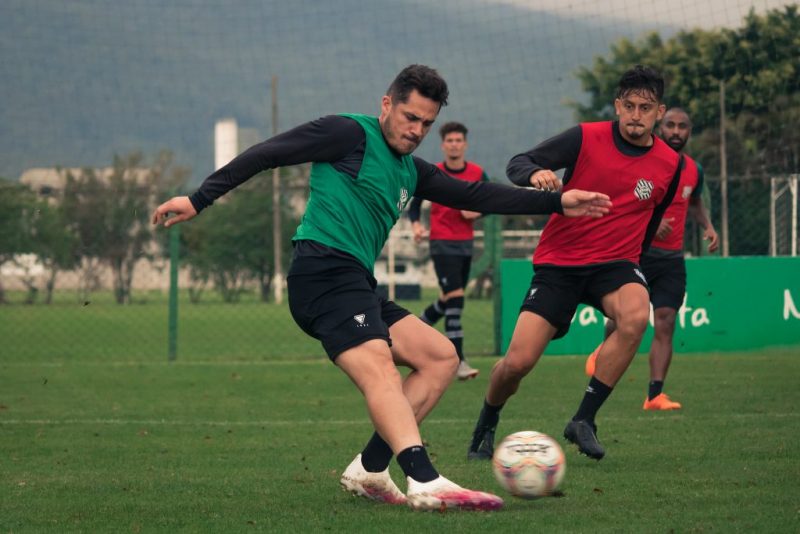 Figueirense encara o Sampaio Corr&ecirc;a, no Maranh&atilde;o; Furac&atilde;o repleto de desfalques – Foto: Patrick Floriani/FFC