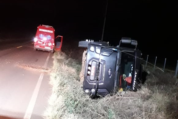 Acidente ocorreu no fim da madrugada desta quarta-feira (2) – Foto: Bombeiros/ND