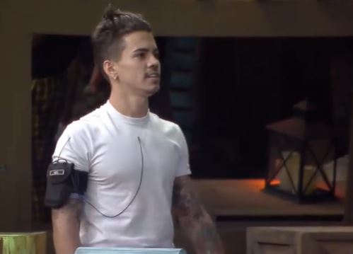 Biel e Lu&iacute;za Ambiel se desentenderam ao vivo durante prova – Foto: Reprodu&ccedil;&atilde;o/Record TV