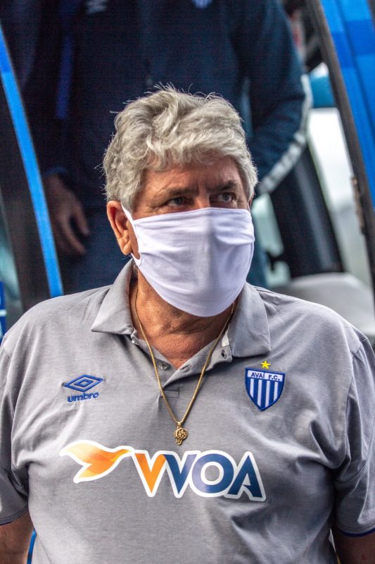 T&eacute;cnico Geninho, de 72 anos, testou positivo para a Covid-19 – Foto: Leandro Boeira/Ava&iacute; F.C