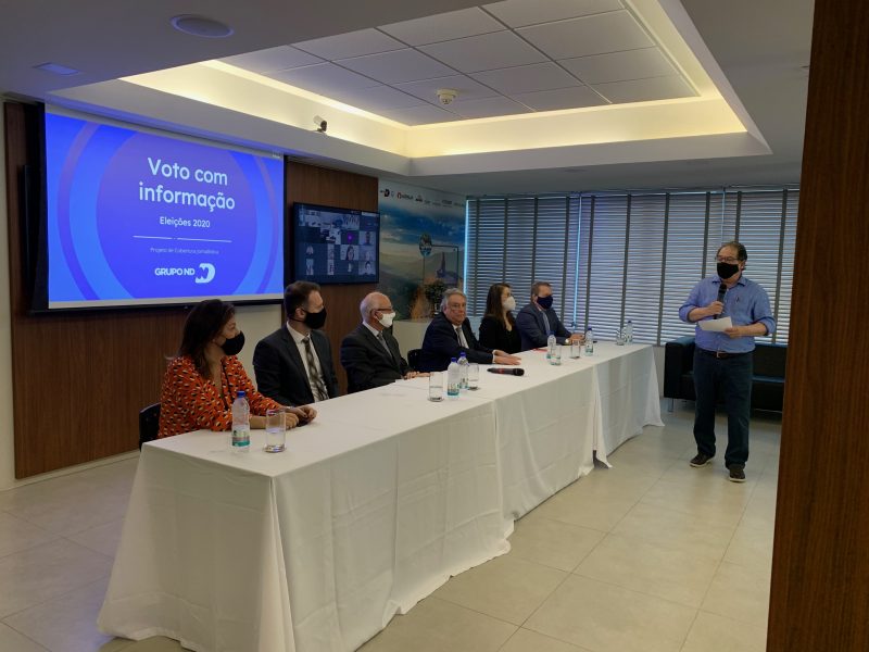 C&uacute;pula do TRE-SC prestou informa&ccedil;&otilde;es sobre as elei&ccedil;&otilde;es. Semin&aacute;rio dirigido pelo Diretor de Conte&uacute;do, Jornalista Luiz Meneghim – Foto: moacir pereira