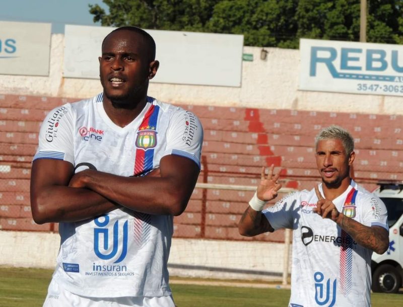 Lateral Alex Reinaldo &eacute; o destaque do Azul&atilde;o na s&eacute;rie A2 do Paulista e chega com moral para a s&eacute;rie D – Foto: S&atilde;o Caetano/Divulga&ccedil;&atilde;o