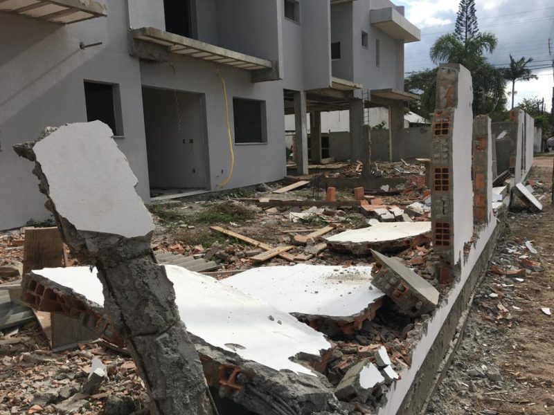 Ac&oacute;rd&atilde;o que negou demoli&ccedil;&atilde;o de casa constru&iacute;da de forma irregular no entorno das dunas, em Ingleses, no Norte da Ilha foi reformulado – Foto: Eduardo Crist&oacute;foli/ND