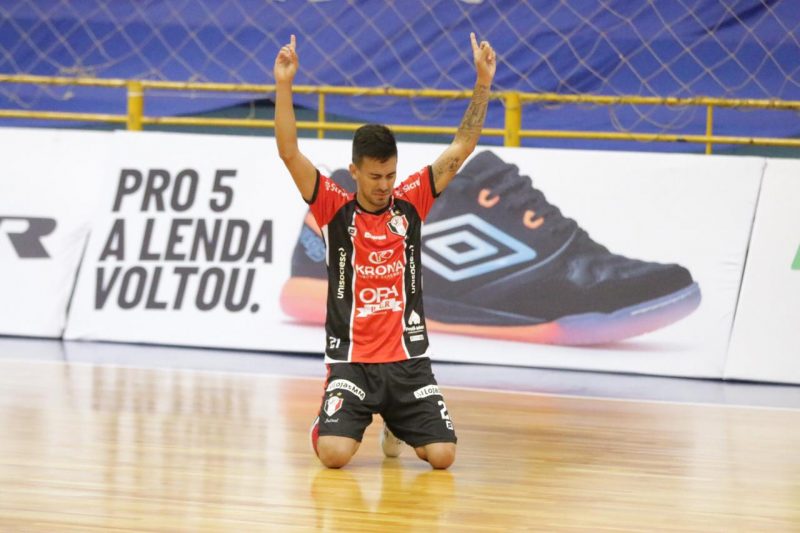 Renatinho marcou, na estreia, o primeiro gol com a camisa tricolor em jogos oficiais – Foto: Juliano Schmidt/JEC/Krona