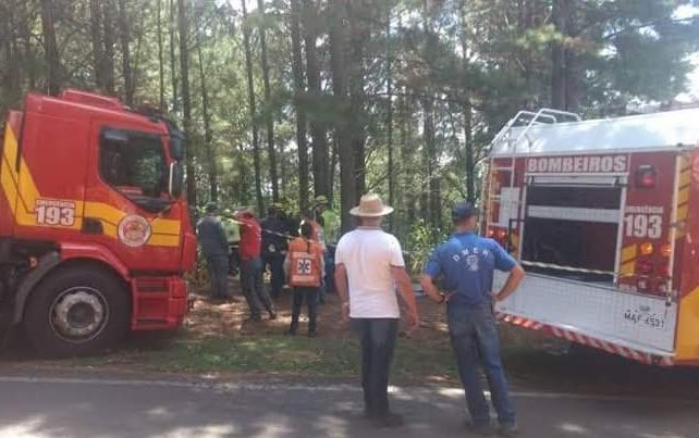 Mulher morre ap&oacute;s carreta tombar na Serra da Santa, em Pouso Redondo – Foto: Divulga&ccedil;&atilde;o