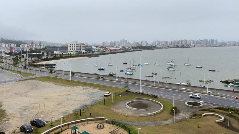 Concentração e permanência de pessoas em espaços públicos está proibida – Foto: Renata Munarim/ND