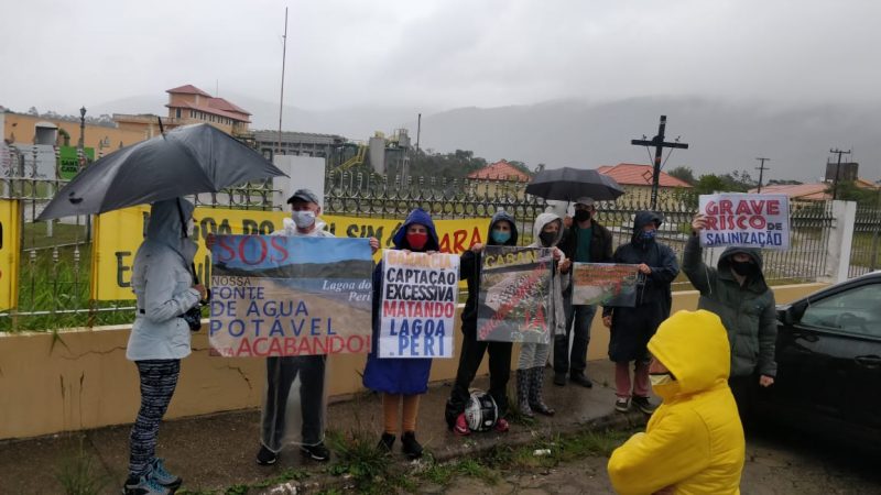 Moradores em ato pela preserva&ccedil;&atilde;o da Lagoa do Peri – Foto: Divulga&ccedil;&atilde;o/ND