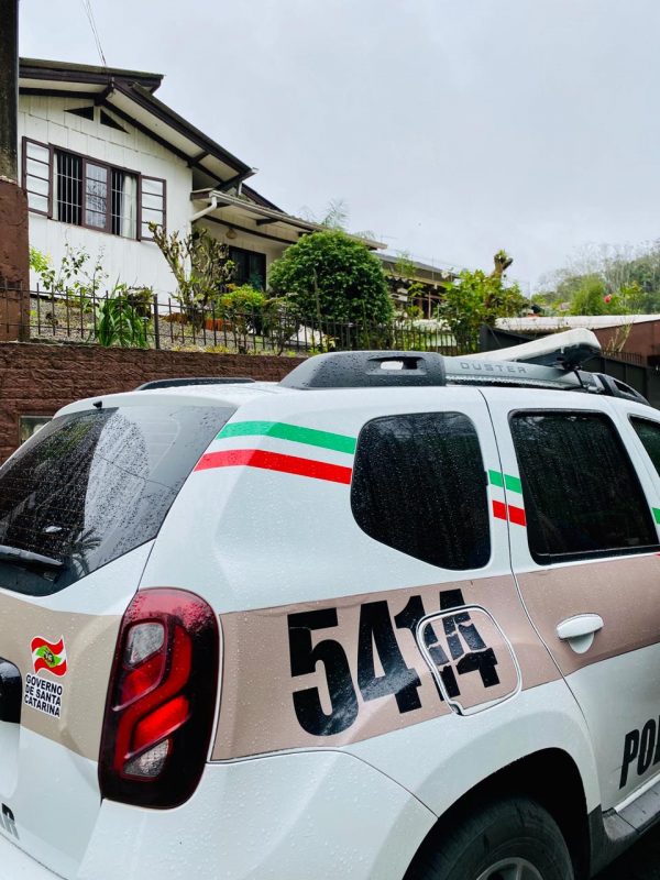 Mulher &eacute; encontrada morta e ex-marido em estado grave em Blumenau – Foto: Mois&eacute;s Stucker/NDTV