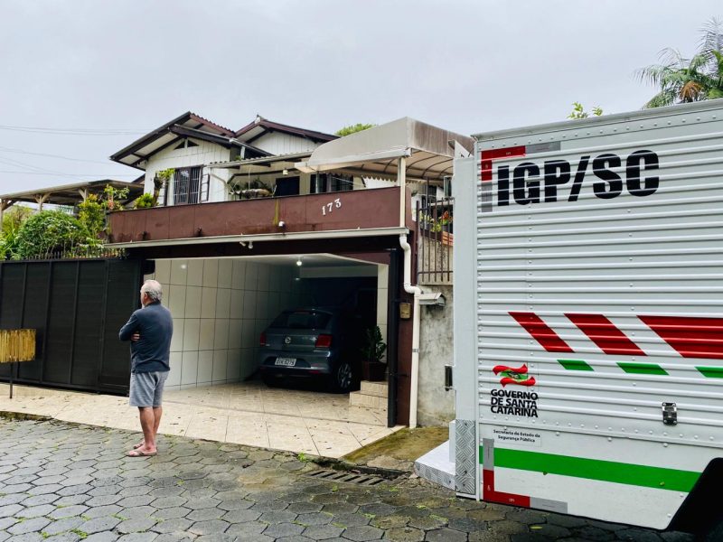 Mulher &eacute; encontrada morta e ex-marido em estado grave em Blumenau – Foto: Mois&eacute;s Stucker/NDTV