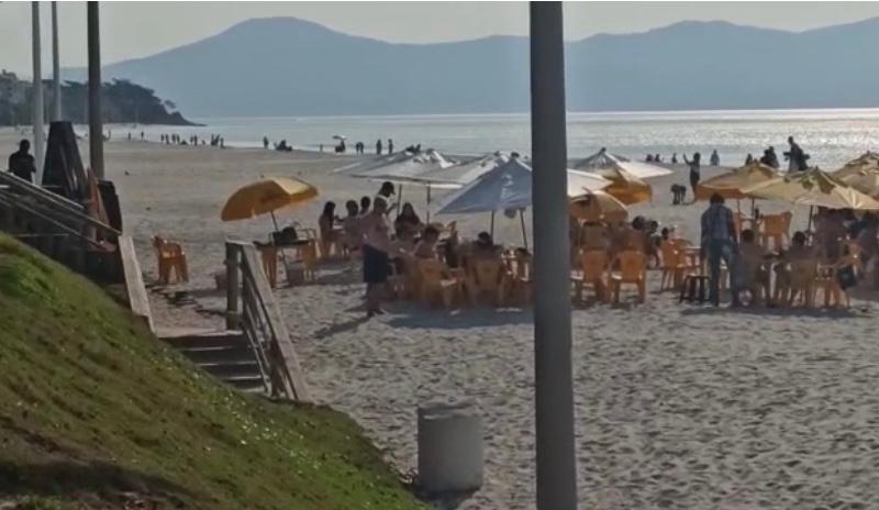 Guarda de Florian&oacute;polis recebe 42 den&uacute;ncias de aglomera&ccedil;&atilde;o em praias, como em Canasvieiras – Foto: Guarda Municipal/Divulga&ccedil;&atilde;o