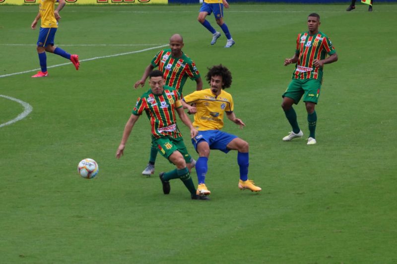 Vexame! Ava&iacute; &eacute; goleado pelo Sampaio Corr&ecirc;a dentro de casa – Foto: Frederico Tadeu / AVA&Iacute; F.C.