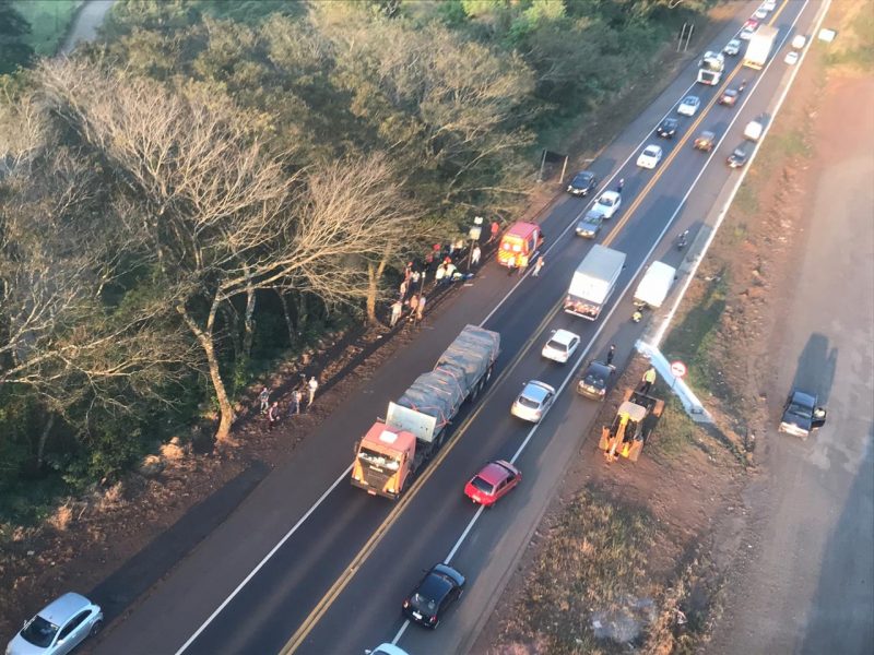 O piloto da moto foi socorrido pelo SAMU e encaminhado ao hospital – Foto: Saer/Sara