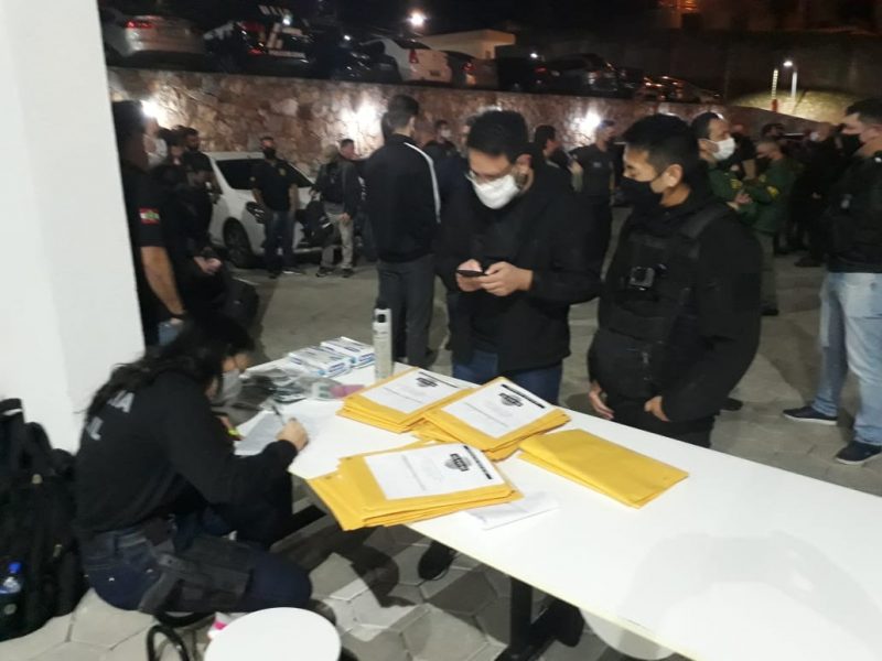 Opera&ccedil;&atilde;o Seival 2 da Pol&iacute;cia Civil com o MPSC foi realizada na manh&atilde; desta quinta-feira (24) em nove cidades catarinenses – Foto: DEIC