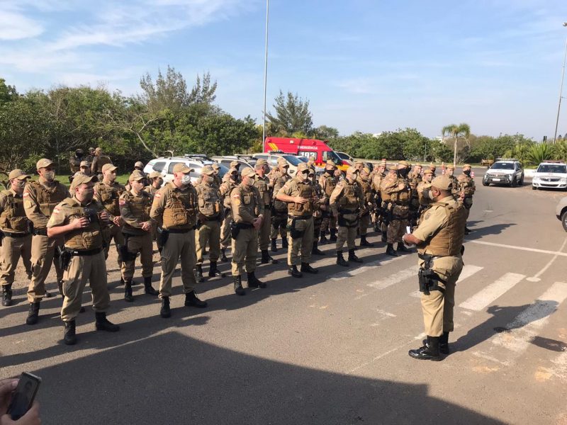 For&ccedil;a-tarefa do RS cumpre mandados em SC por lavagem de dinheiro do tr&aacute;fico de drogas – Foto: Pol&iacute;cia Militar de Crici&uacute;ma