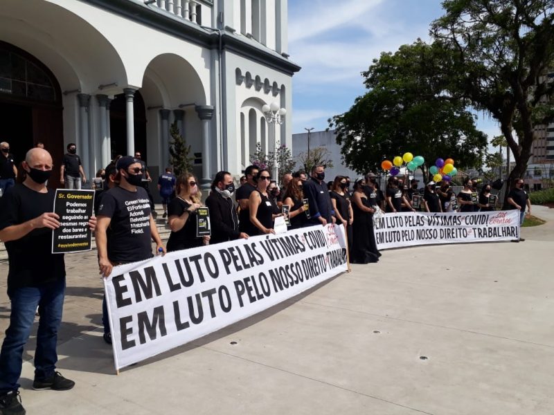 Profissionais querem o retorno dos eventos em Itaja&iacute;. – Foto: Paulo Metling/ND
