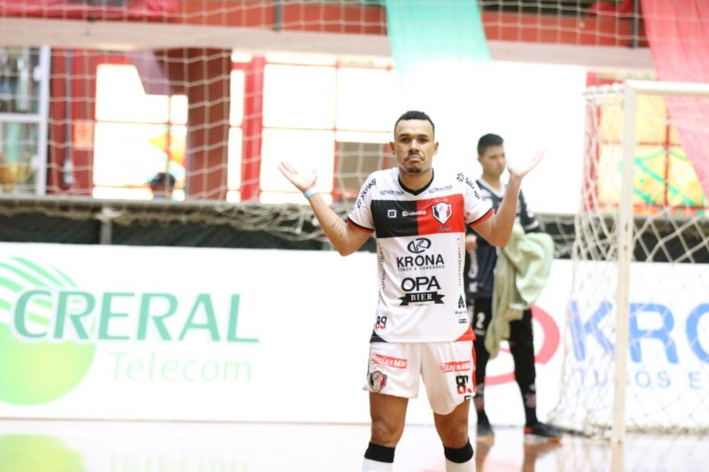 Dieguinho marca o segundo na Liga Nacional e, mais uma vez, deixou a tradicional comemora&ccedil;&atilde;o – Foto: Juliano Schmidt/JEC/Krona