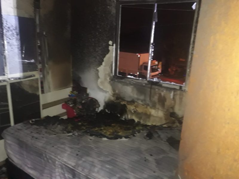 Homem &eacute; suspeito de incendiar apartamento da ex-mulher em Indaial – Foto: Divulga&ccedil;&atilde;o/Corpo de Bombeiros Volunt&aacute;rios de Indaial