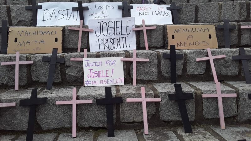 Assassinato de Josi&eacute;li Lopes, 36 anos, e do filho de tr&ecirc;s meses ocorreu na ter&ccedil;a-feira (15) – Foto: Clarice Freitas