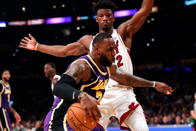 Lakers tem vantagem no retrospecto dessa temporada, mas Heat cresceu nos playoffs e tem um elenco equilibrado e coeso e pode “surpreender” novamente – Foto: NBA/Divulga&ccedil;&atilde;o