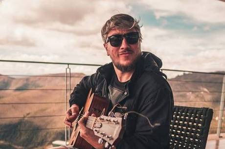 Breno Braga morreu neste s&aacute;bado (12), ap&oacute;s um show drive-in da banda Lagum – Foto: Reprodu&ccedil;&atilde;o/Instagram