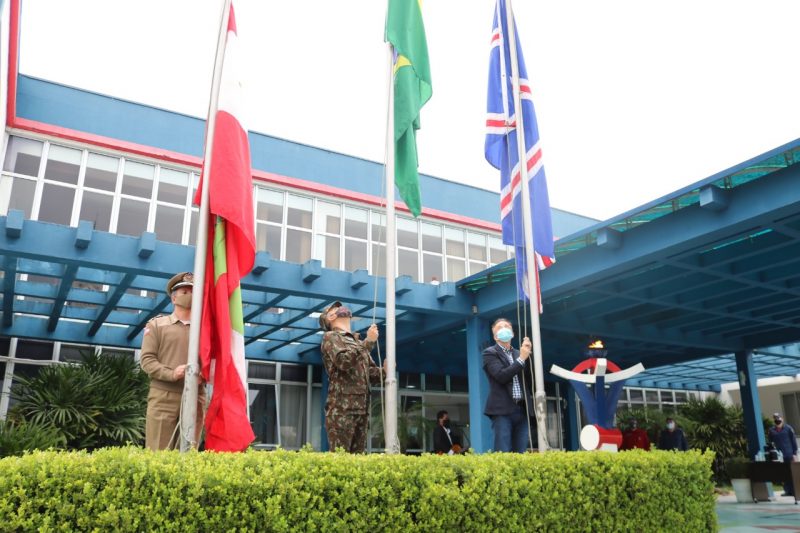 Ato c&iacute;vica em comemora&ccedil;&atilde;o a Semana da P&aacute;tria aconteceu em Ca&ccedil;ador nesta manh&atilde; – Foto: Prefeitura de Ca&ccedil;ador