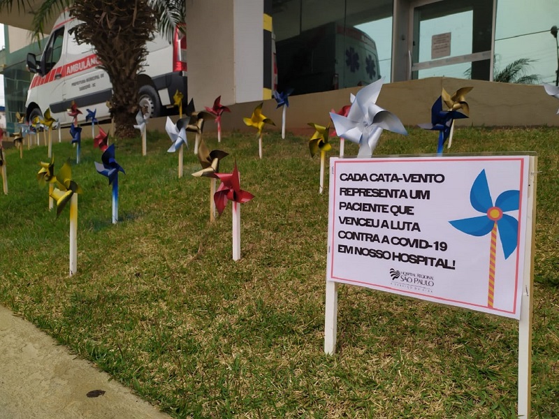 Cataventos representam o n&uacute;mero de altas de pacientes com Covid-19 – Foto: Divulga&ccedil;&atilde;o HRSP/ND