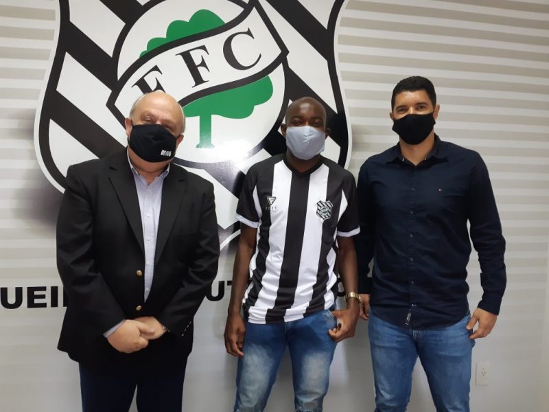 Elacio Córdoba é apresentado no Figueirense