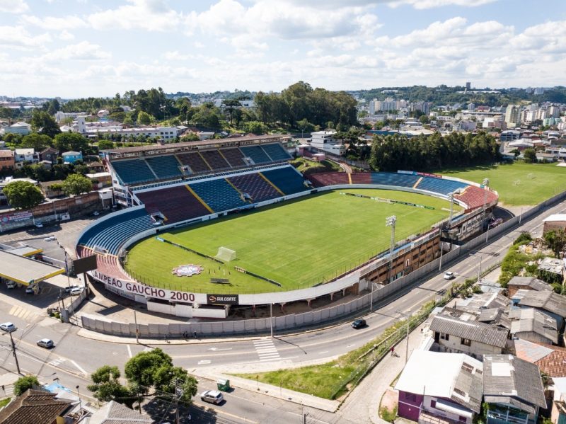Est&aacute;dio Centen&aacute;rio foi inaugurado em 1976 com a vit&oacute;ria do Caxias sobre o Internacional – Foto: Josu&eacute; Ferreira/Caxias/Divulga&ccedil;&atilde;o