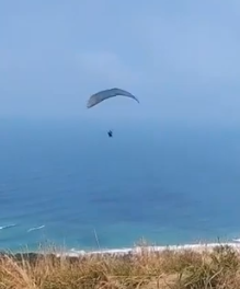 Vídeo: Homem cai de paraquedas em ponto turístico do Rio de Janeiro