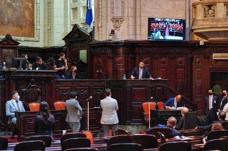 Comiss&atilde;o se reuniu em sess&atilde;o semipresencial na Alerj – Foto: Thiago Lontra/Alerj/Divulga&ccedil;&atilde;o