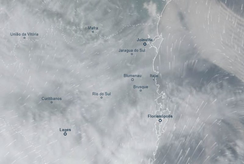 N&eacute;voa acinzentada corresponde &agrave; fuma&ccedil;a no c&eacute;u de Joinville – Foto: Reprodu&ccedil;&atilde;o/Ventusky/ND