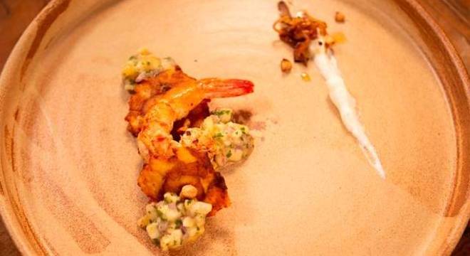 O primeiro prato de Cesar foi um patac&oacute;n de banana verde com camar&atilde;o – Foto: Divulga&ccedil;&atilde;o/Record TV