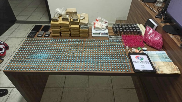 Pol&iacute;cia Militar desarticula “tele-entrega” de drogas em Imbituba – Foto: Divulga&ccedil;&atilde;o/Pol&iacute;cia Militar/ND