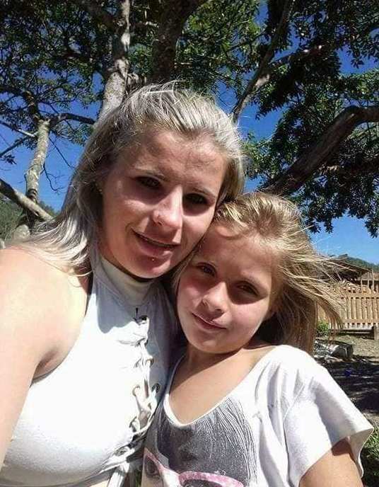 Ap&oacute;s a colis&atilde;o, m&atilde;e e filha morreram, mas outros dois filhos sobreviveram – Foto: Reprodu&ccedil;&atilde;o/Facebook