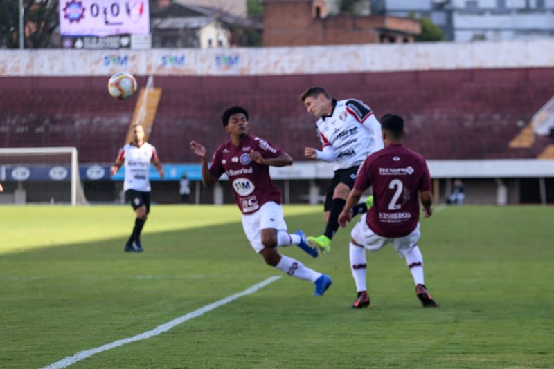 JEC e Caxias se enfrentam no Est&aacute;dio Centen&aacute;rio. Tricolor quer a terceira vit&oacute;ria consecutiva e Gren&aacute; quer desencantar ap&oacute;s seis jogos – Foto: Vitor Forcellini/JEC